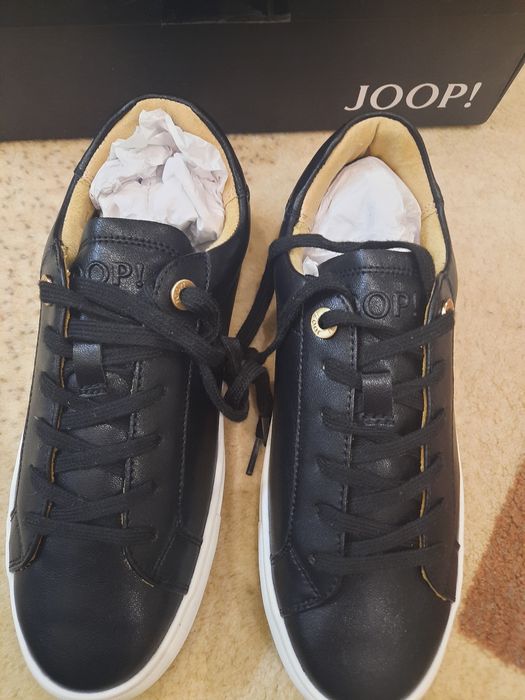 Продам сникерсы joop