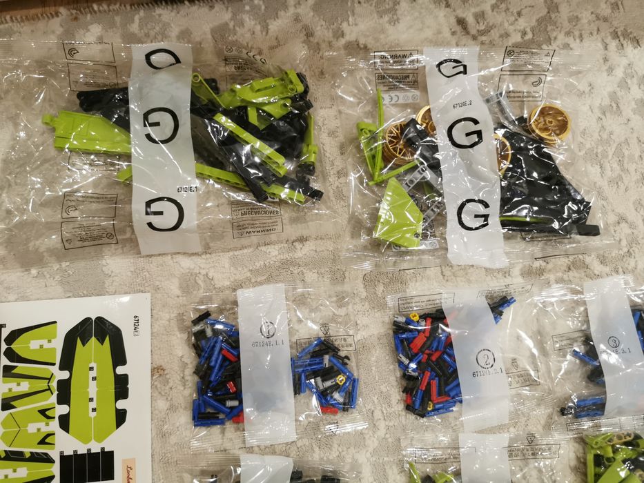 Продам Лего Ламборгини новое Lego