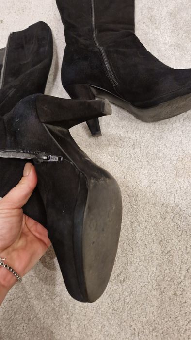 Cizme negre piele intoarsa cu toc