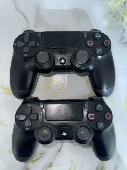 Продам джостик на пс4 б/у