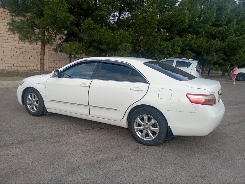 Toyota Camry 40tali sotiladi