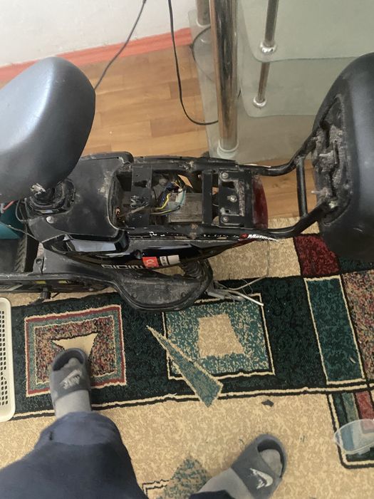 Скутер запчасти акум