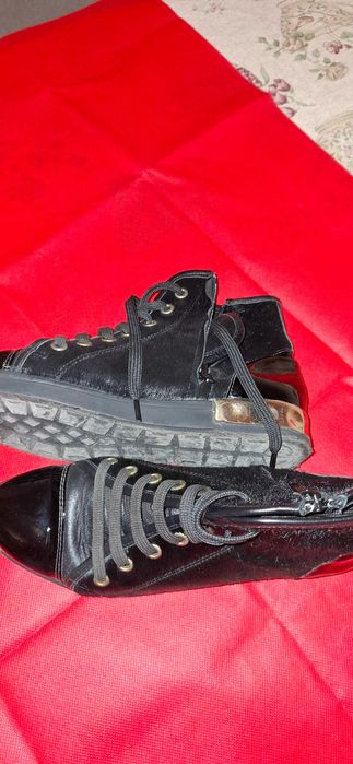 зимни дамски ботуши и боти