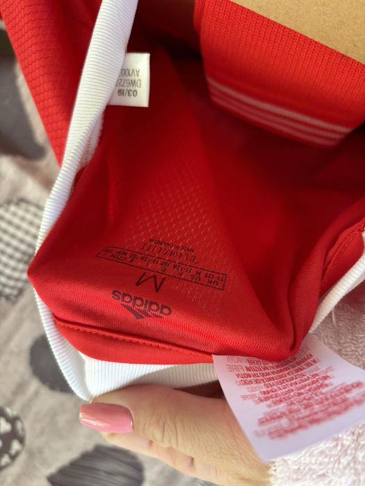 Adidas Benfica за 12годишно дете! Оригинален!!!