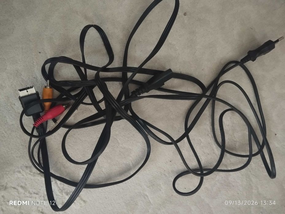 Срочно Playstation 2 с 4 играми