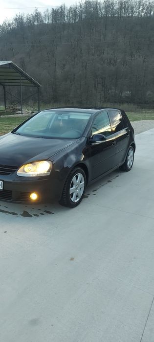 Vând golf 5 1.6 fsi benzină