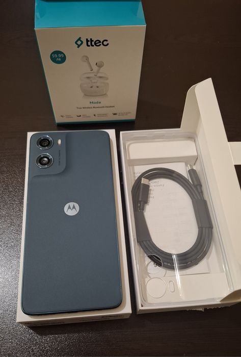 Телефон   - Moto g 06