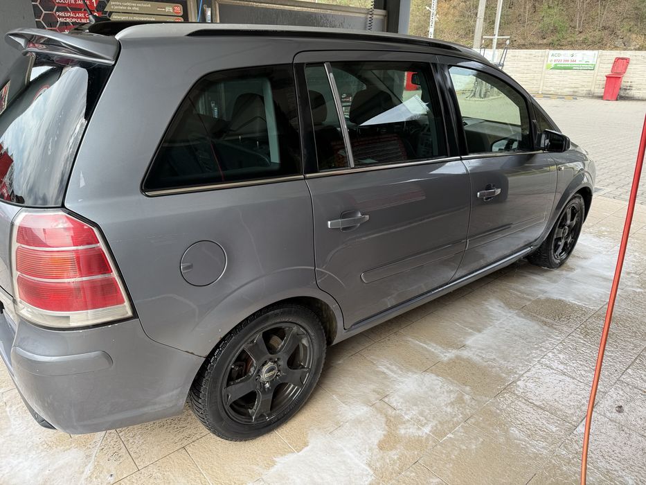 Vând Opel Zafira 2006 – 1.9 Diesel – 7 locuri – spațioasă și economică