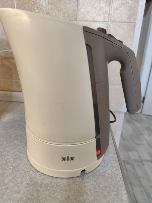 Продам электрический чайник Braun