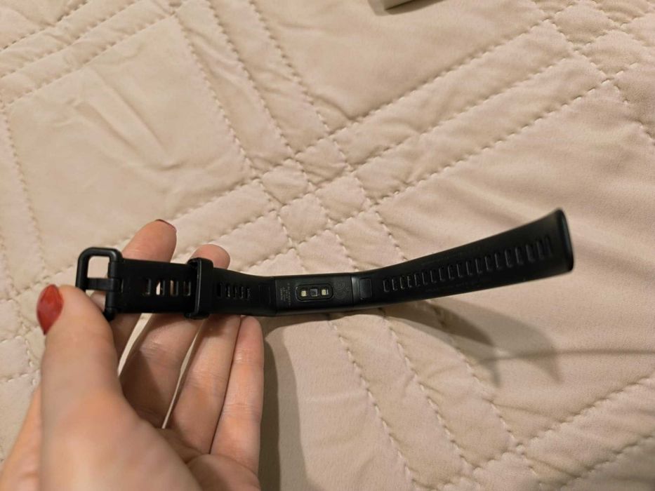 Фитнес гривна huawei band 4