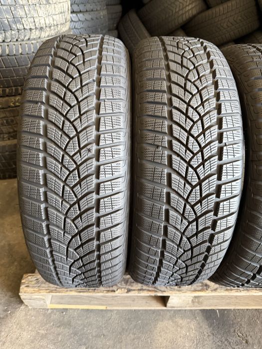 4 anvelope iarna 205/55/19 Goodyear ca NOI dot 2024!