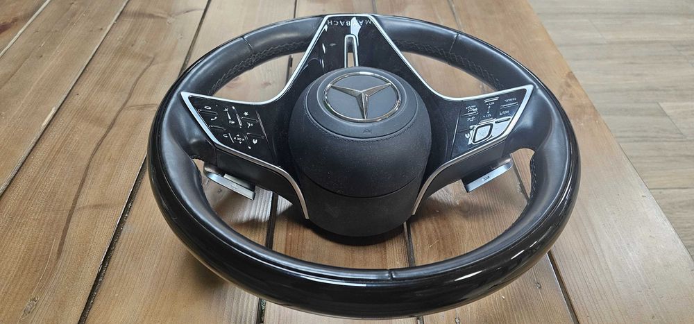 Mercedes Maybach волан