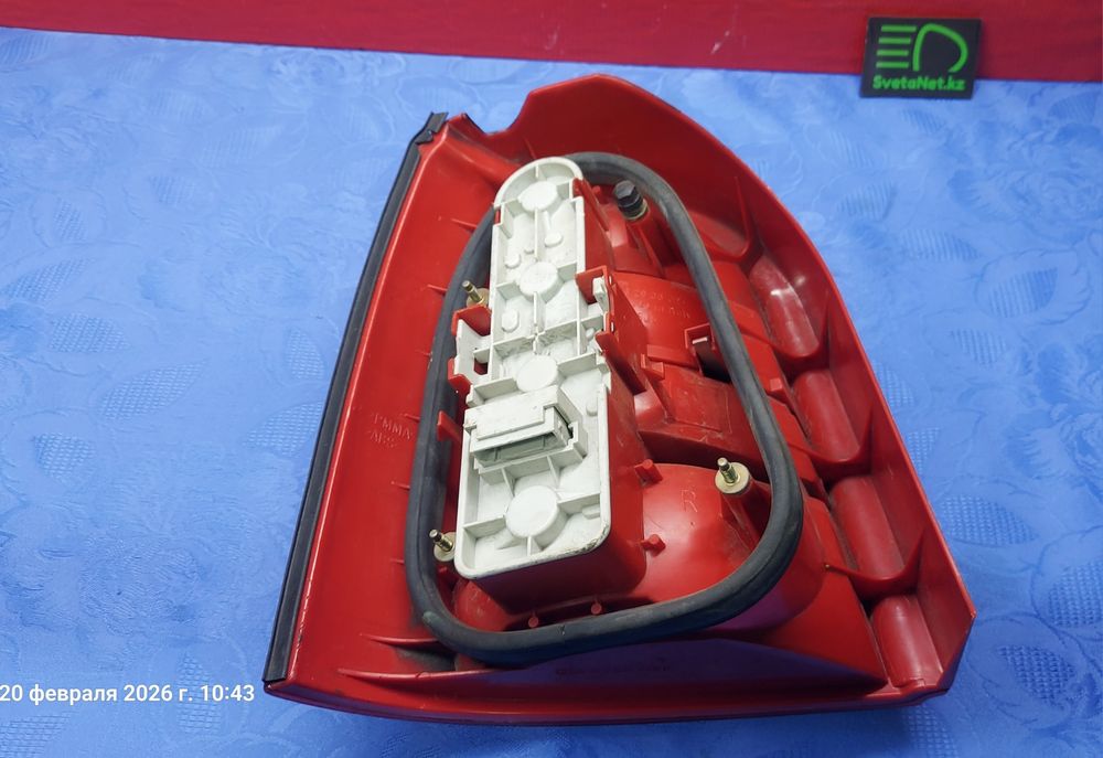 Фонарь Ауди А4 B5 универсал задний правый стоп