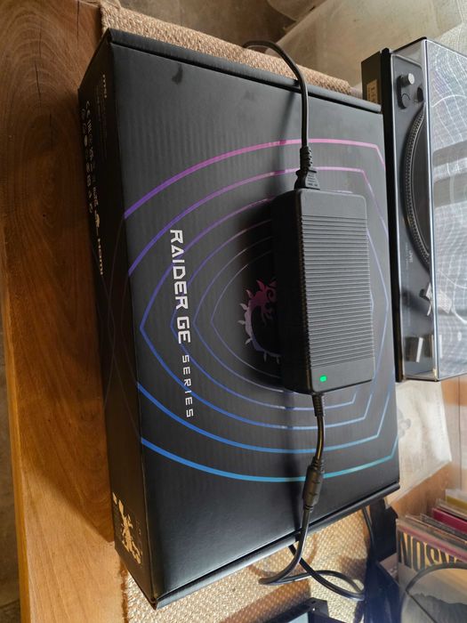 MSI Raider GE67 HX 12UGS