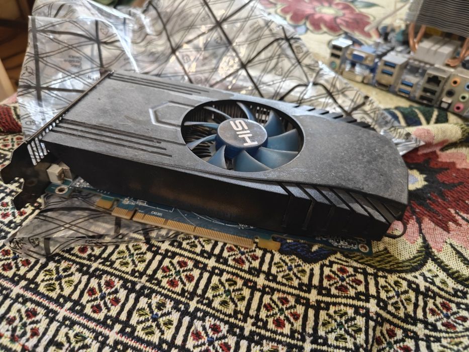 HIS Radeon HD 7850 — 2 ГБ, 256 bit  и корпус
