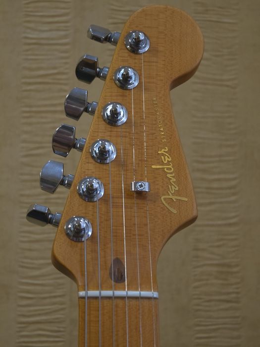 Fender American Ultra II Stratocaster Sinister Red