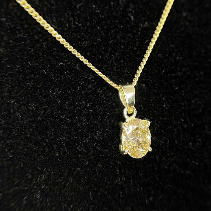 Златна висулка с естествен диамант, ръчна изработка, сертификат - нова