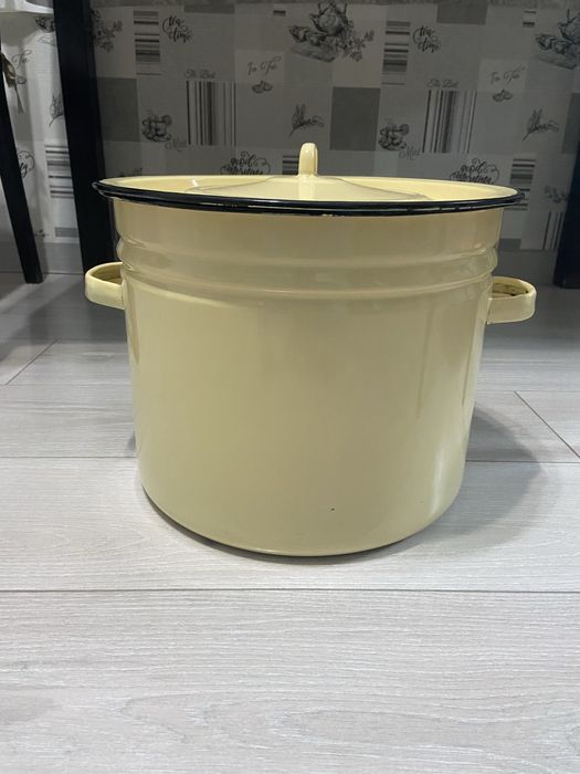 Кастрюля эмалированная 20