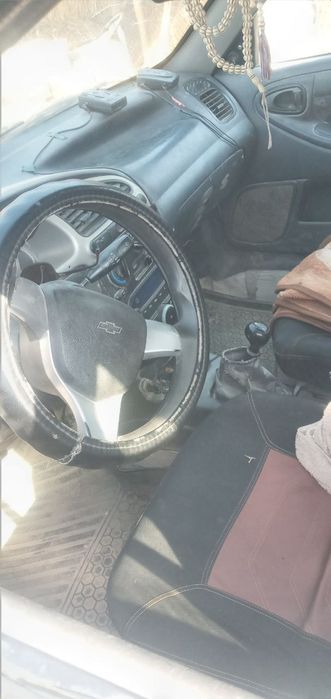 Daewoo Lanos yili 2001