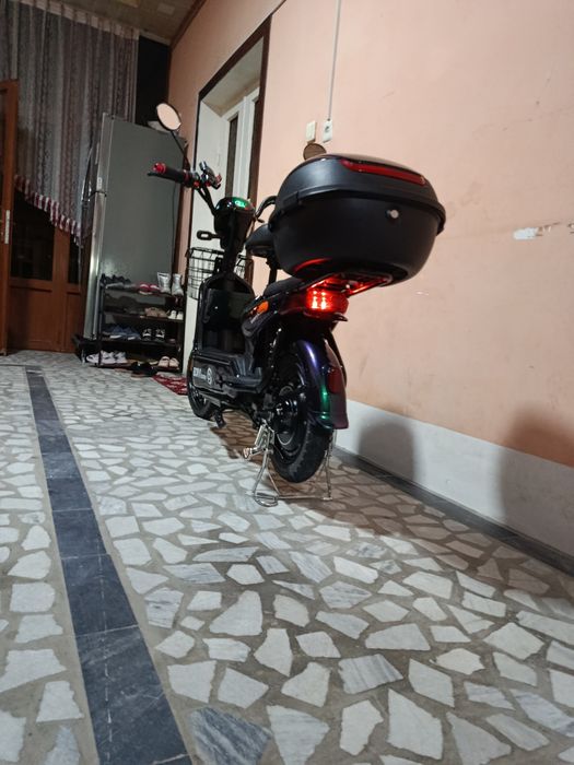 Skuter sotiladi 4ta akumlatorli