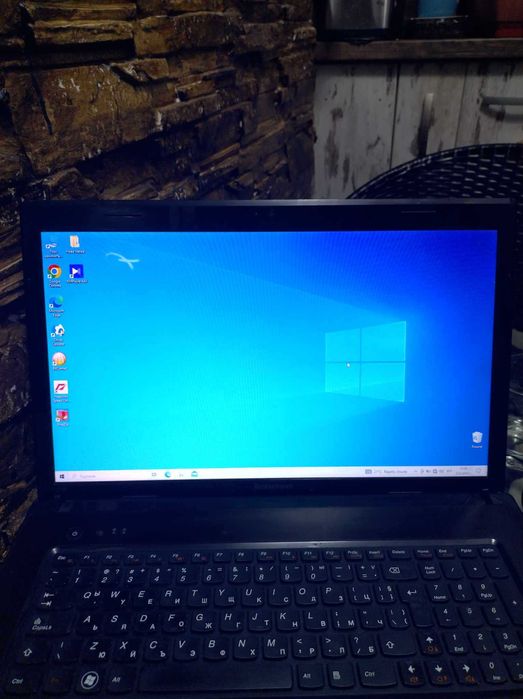 Продавам геймърски лаптоп lenovo