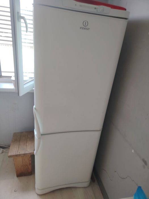 Холодильник Indesit