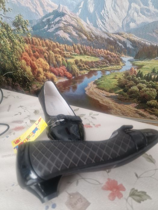 Туфли кожанные для девочки 35-36 размер