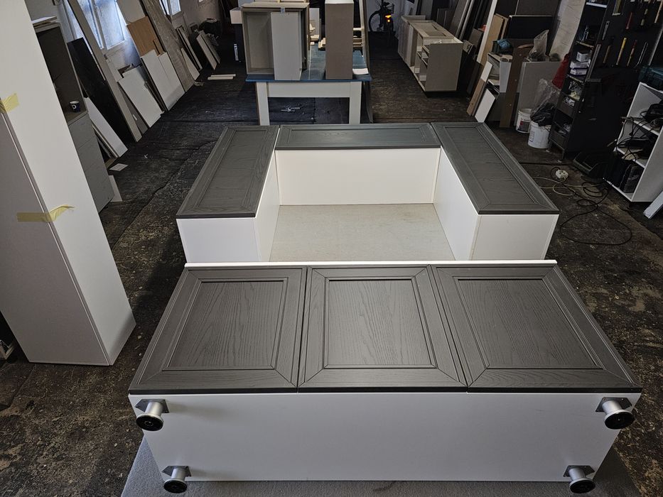 Mobilier  de vânzare