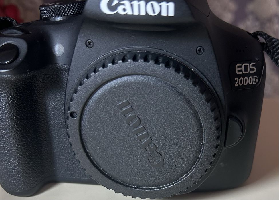 Фотоаппарат Canon EOS 2000D kit 18-55