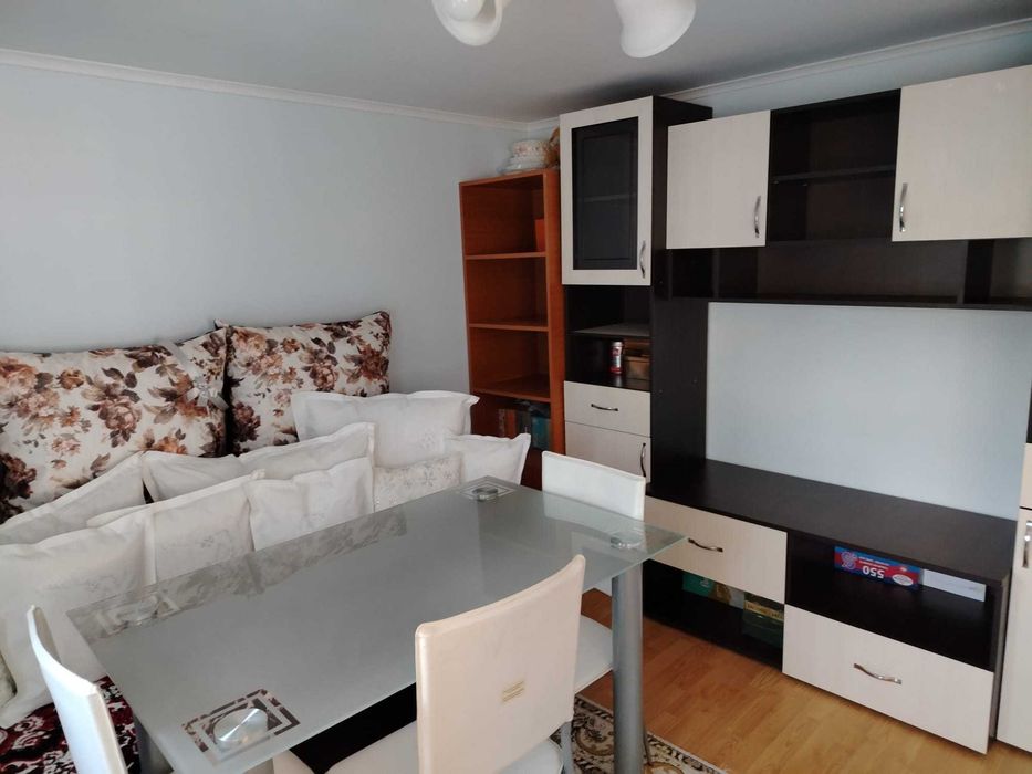 Vând casa în hanesti