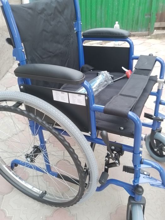 Инвалидной коляска  продаётся почти новый