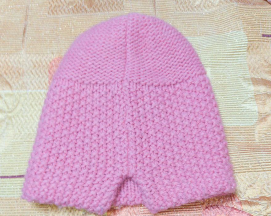 Продам одежду на девочку(кофту и шапку)