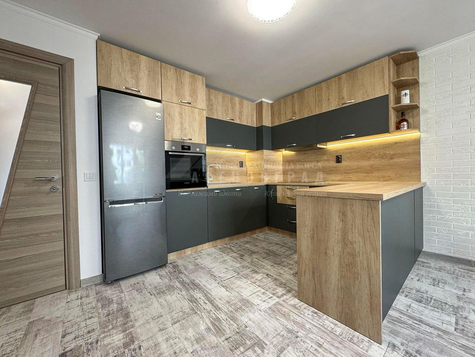 Продава се Тристаен апартамент в Асеновград - 107 кв.м за 1309 €/кв.м - Снимка #4