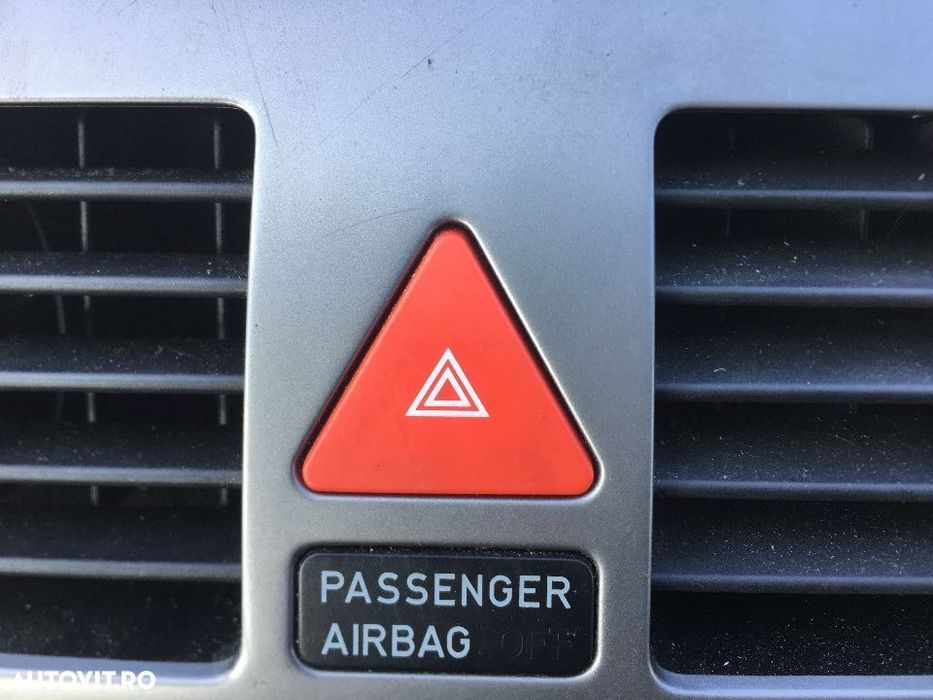 Buton / Releu Avarie VW Touran 2003 - 2010