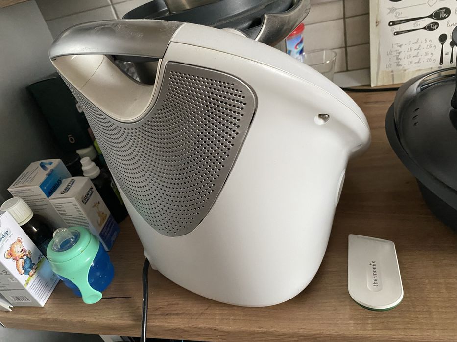 Thermomix 5 pentru piese sau poate fi reparat