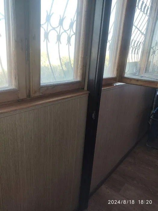 Срочно Продаётся Бабур 3/9/9 с мебелью техникой ремонт средний !