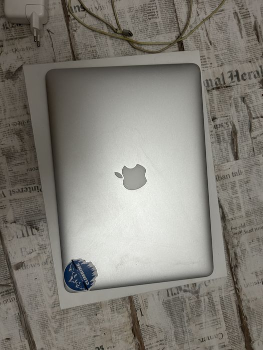 Apple macbook air 2017 FULL BOX