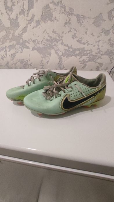 Футбольные бутсы