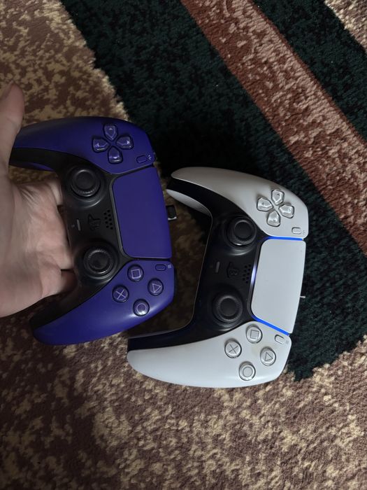Playstation 5 с двумя джостиками