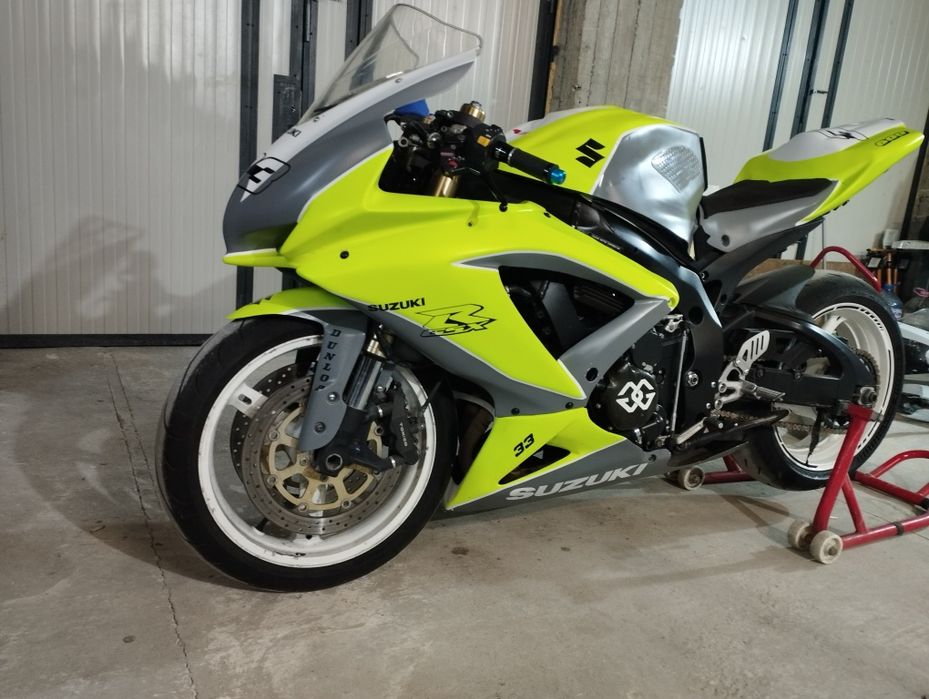 Спойлери за Сузуки к9 от кевлар