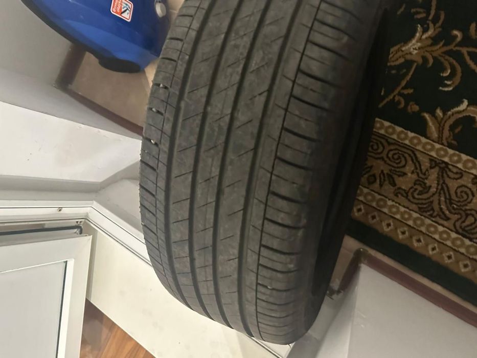 Продом шины летние 215/55/17