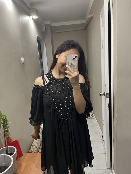 Продаю туфли и платья