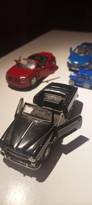 колекция метални колички