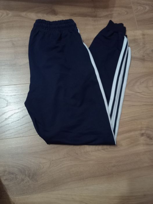 pantaloni de trening