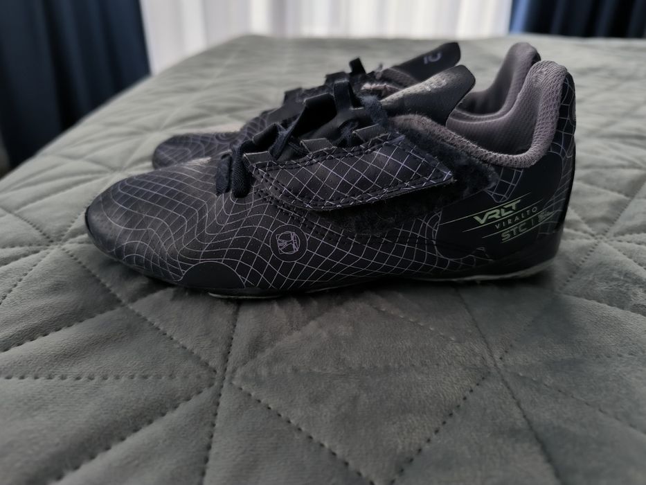 Vând 2 perechi  ghete fotbal copii ,Kipsta