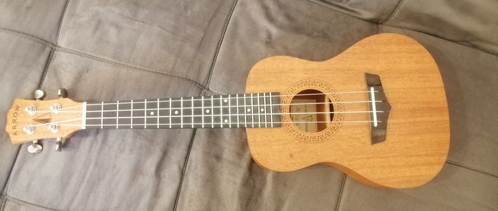 Ukulele concert model MH10