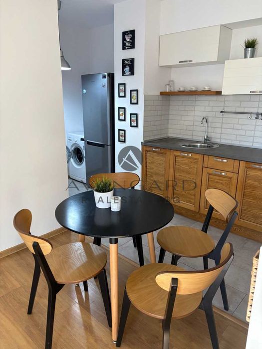 Продава се Тристаен апартамент в Пловдив, Център - 77 кв.м за 3052 €/кв.м - Снимка #1