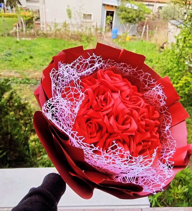 Букет от червени рози