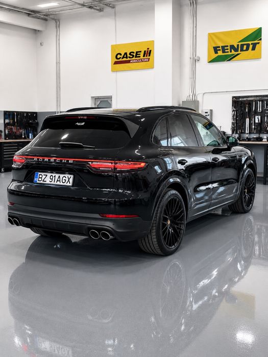 Vand / Schimb Porsche cayenne S  * PANO* Matrix*Distronic*360*Carlig