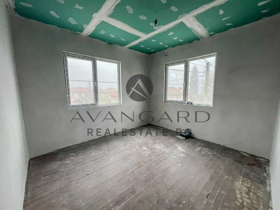 оф.25193 Двуетажна къща с. Брестовица